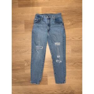 Levis silvertab highwaisted mom jean distressed jeans size 29